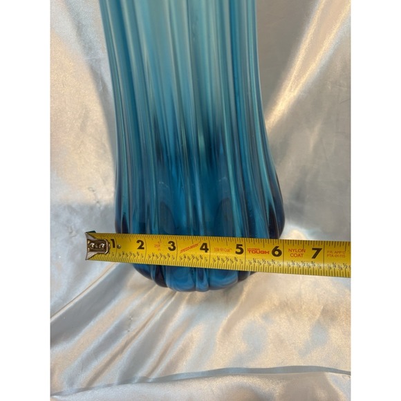 Vintage L.E. Smith Peacock Blue Swung 20 inches Wide Bottom Art Glass Vase - Picture 5 of 7